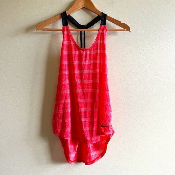 NIKE DRI FIT RED TANK TOP LOOSE FIT WOMENS SIZE‎ M RED STRIPED ATHLETIC RUNNING - Picture 1 of 4